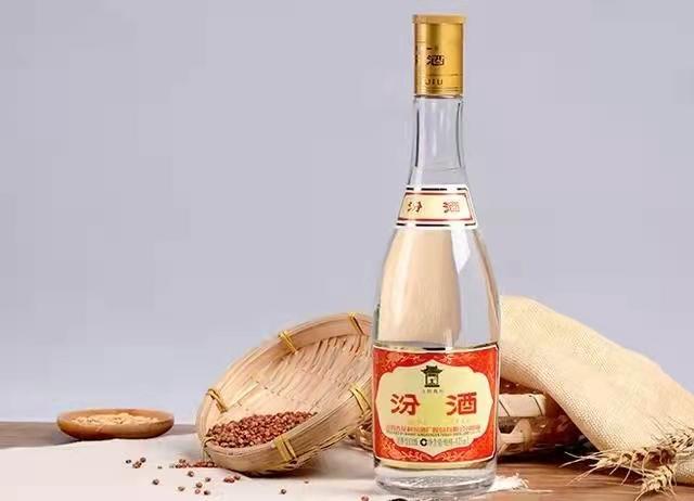 這4款名酒，都是傳承自評酒會上獲獎(jiǎng)的酒，不到50元，還是純糧酒